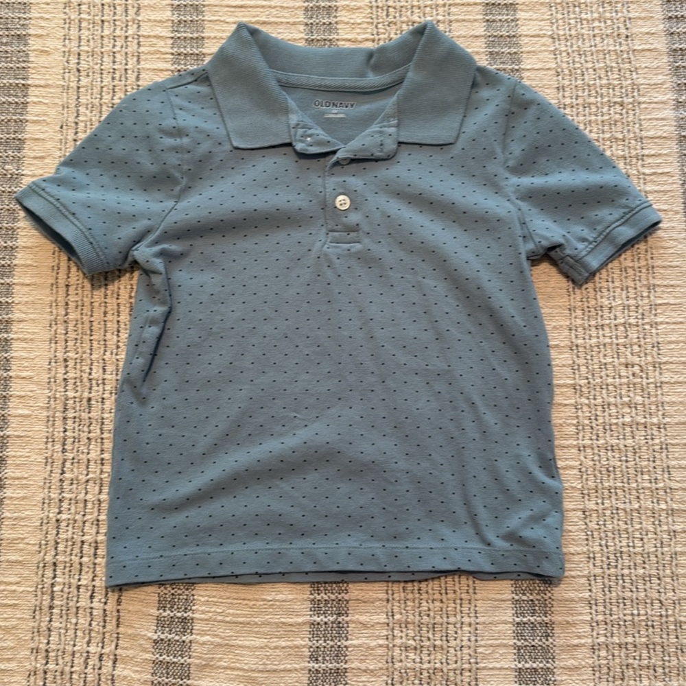 2 Old Navy Polos Size 5T - Picture 2 of 8